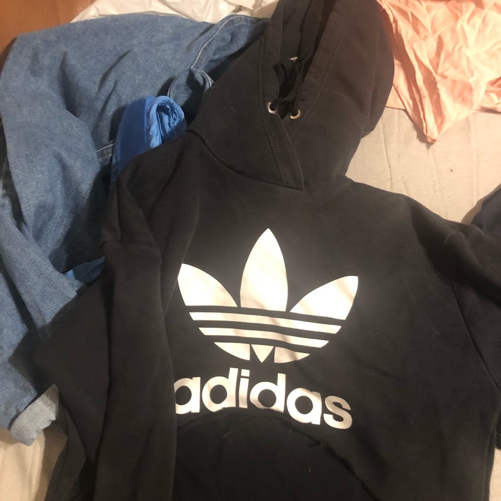 Cropped Adidas Sweatshirt